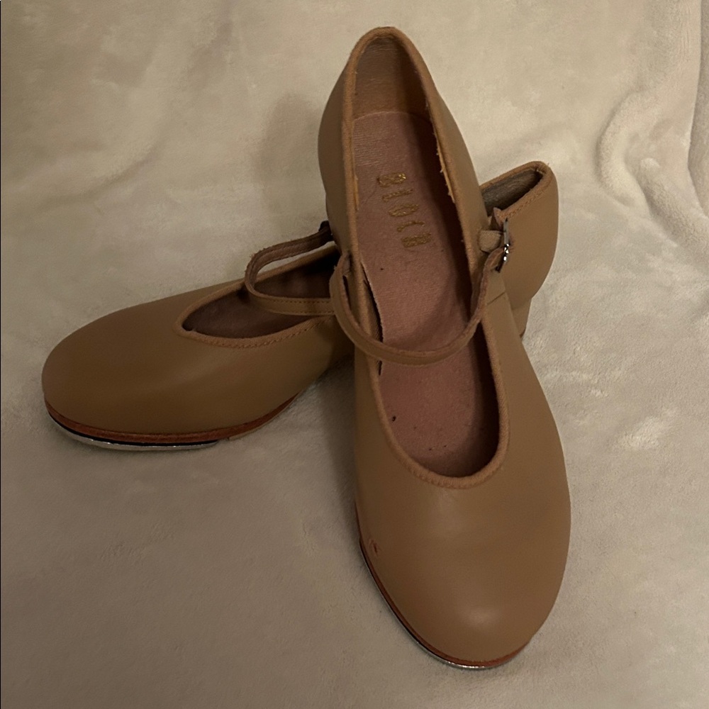 Women’s tap shoes